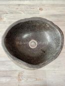 Раковина из речного камня