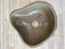 Раковина из речного камня